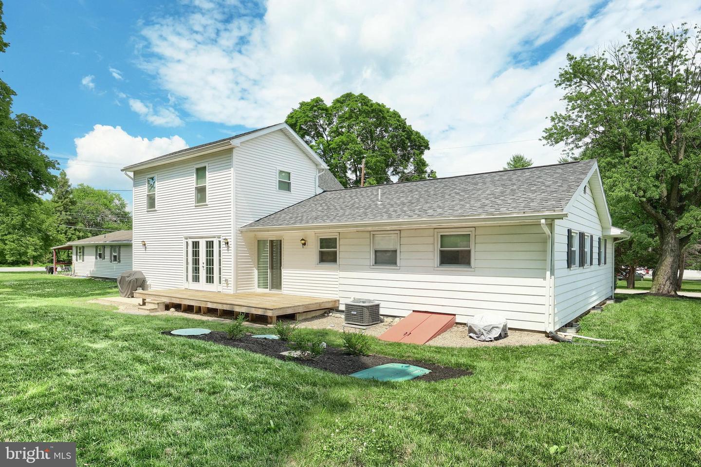 12 Keller Ave Property Photo 33