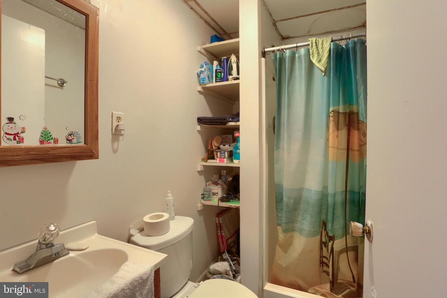 1905 W Market St Property Photo 5