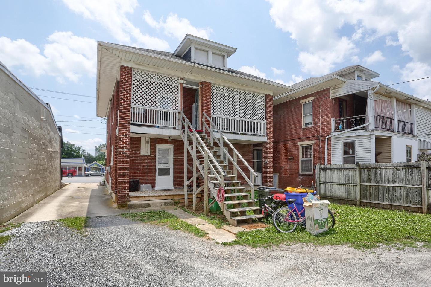 1905 W Market St Property Photo 7