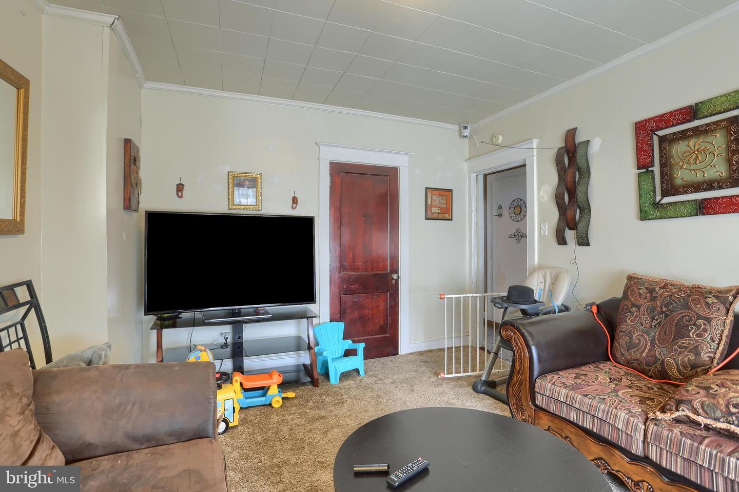 1905 W Market St Property Photo 9