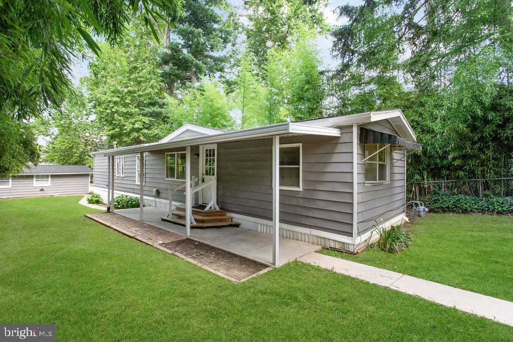 51 W Maple St Property Photo 1