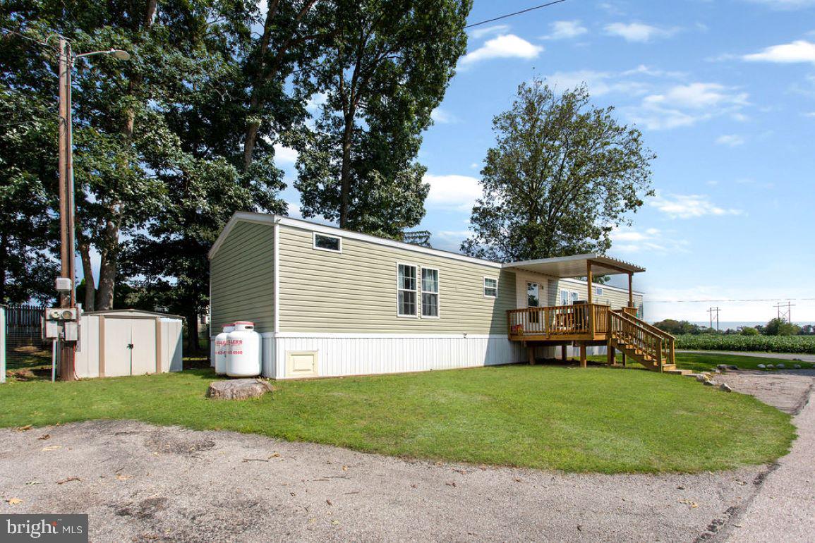 86 Mobile Dr Property Photo 1