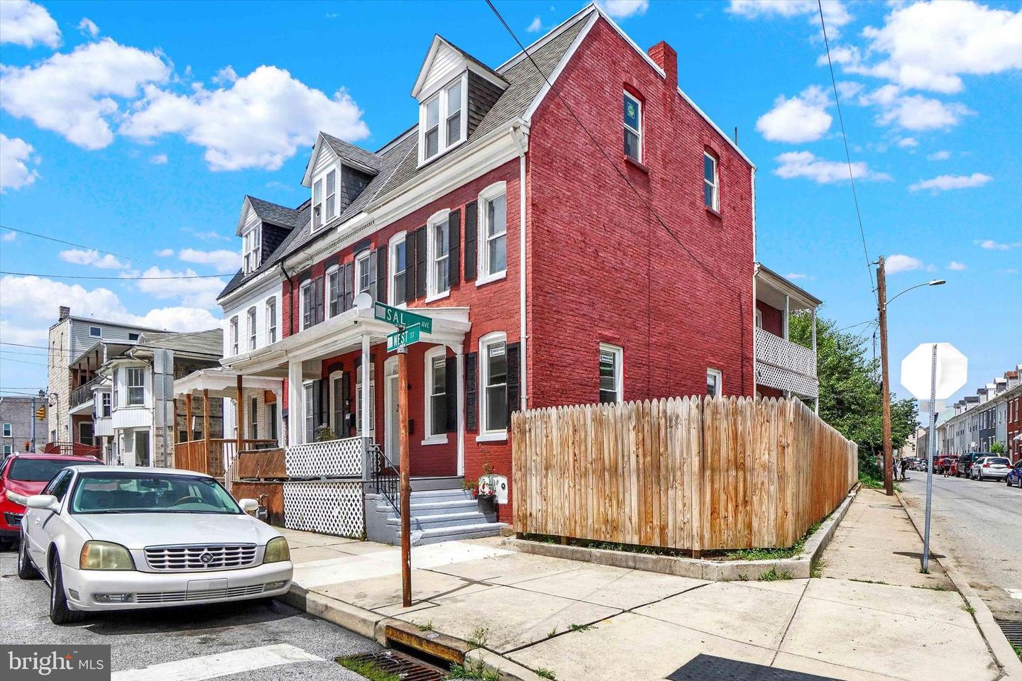 217 S WEST ST Property Photo 1