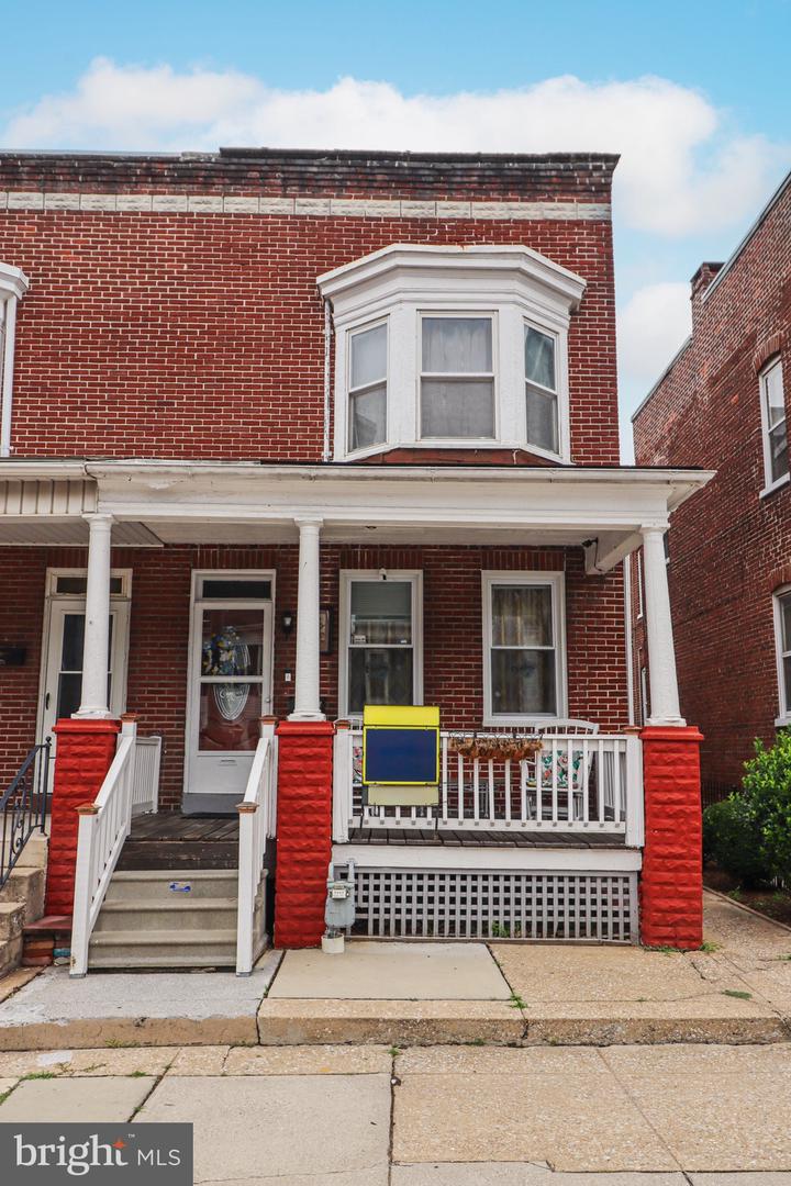 725 WALLACE ST Property Photo 1