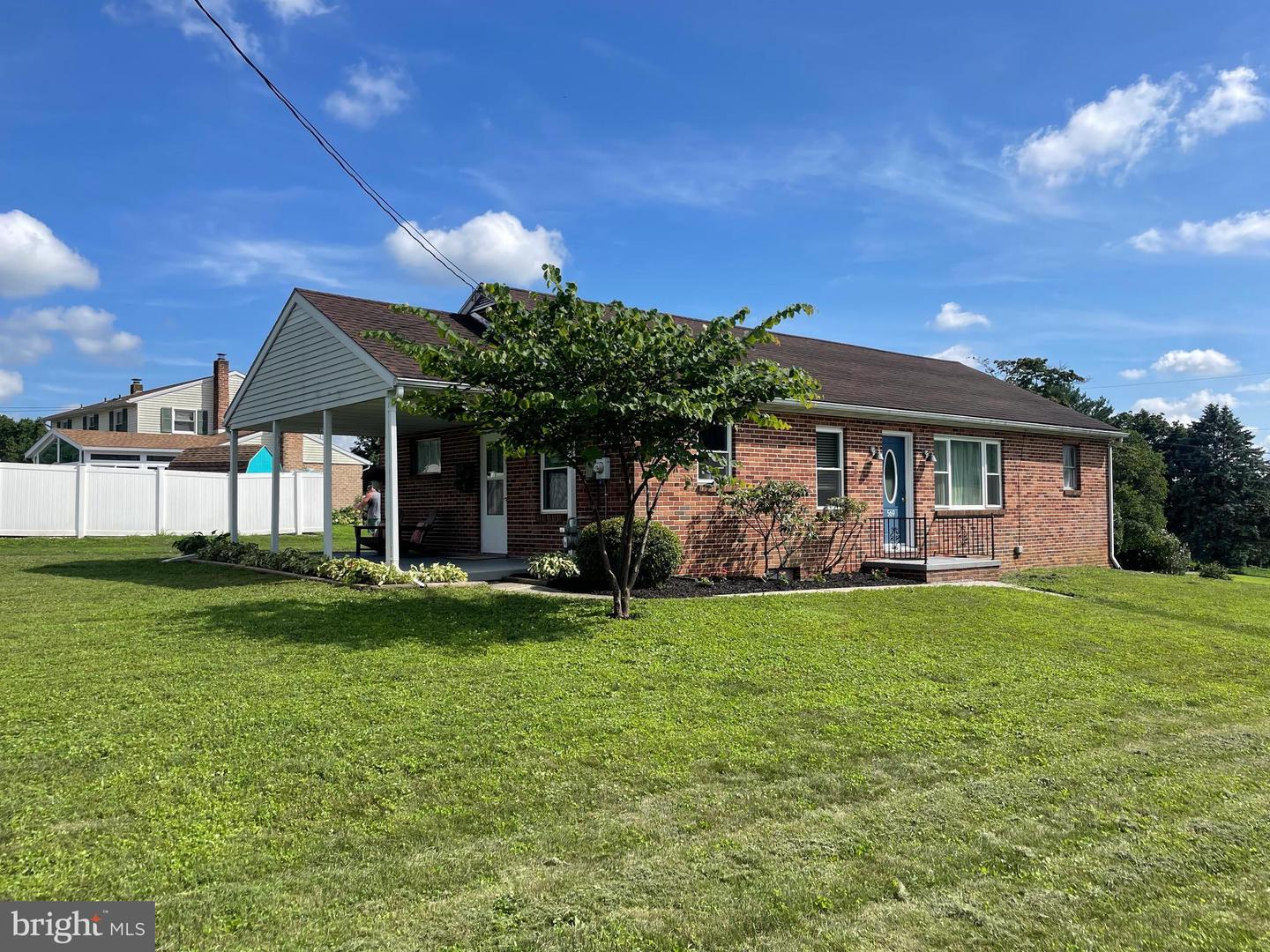 569 Sparton Rd Property Photo 1