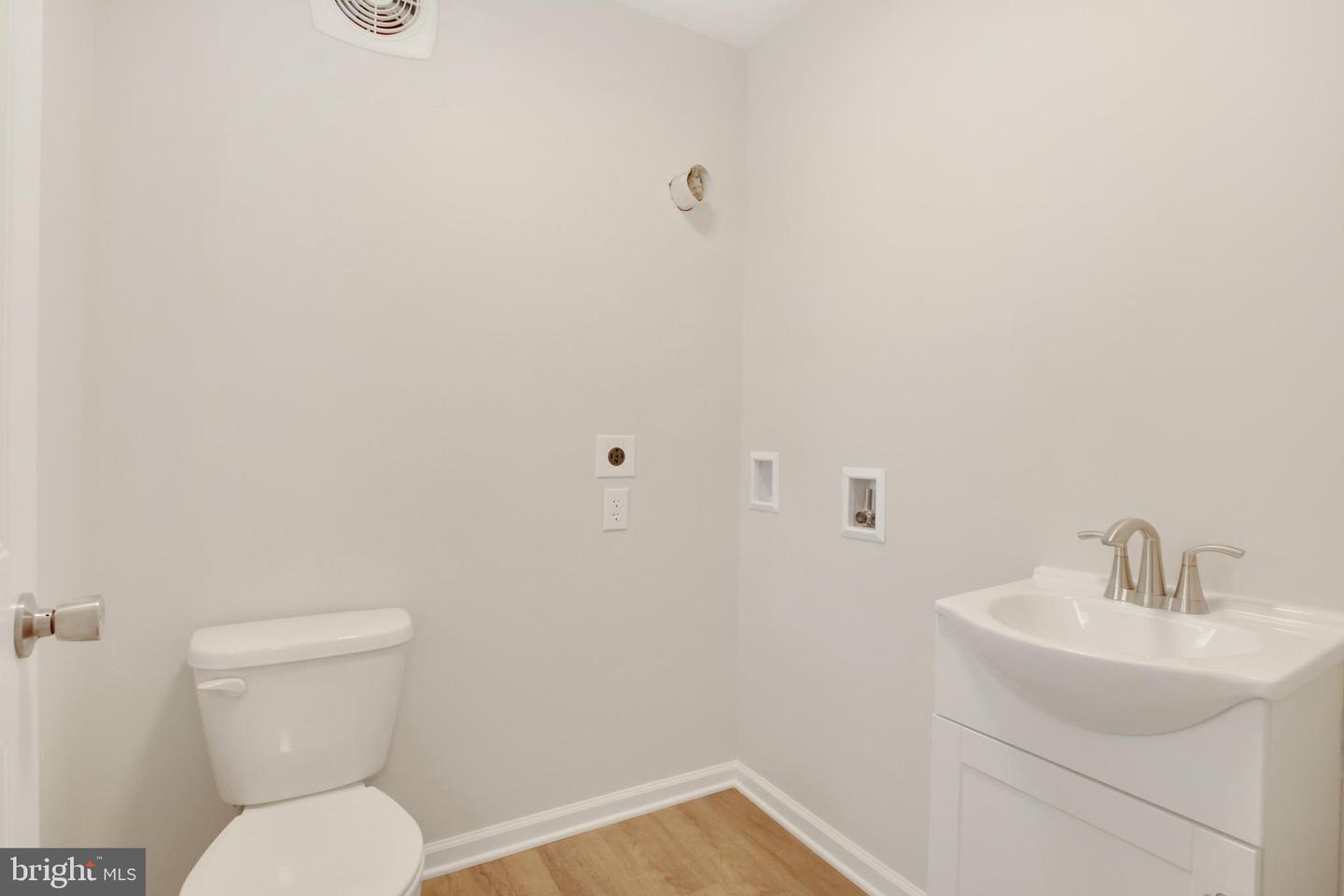 522-524 E Walnut St Property Photo 13