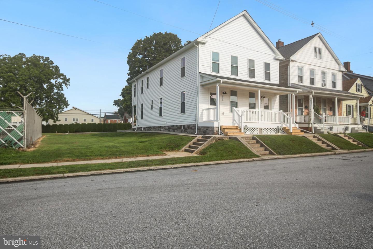 522-524 E Walnut St Property Photo 42