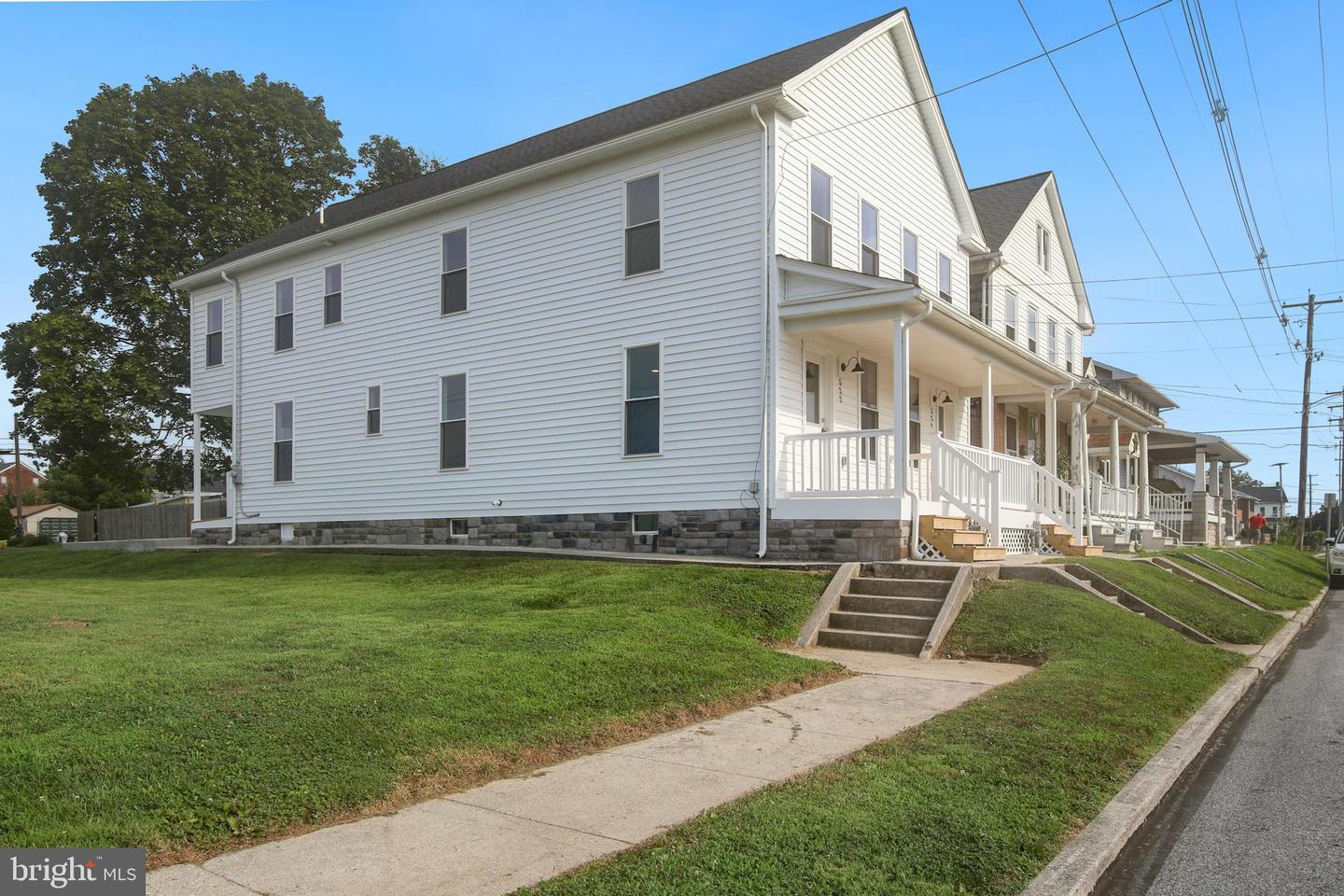522-524 E Walnut St Property Photo 43