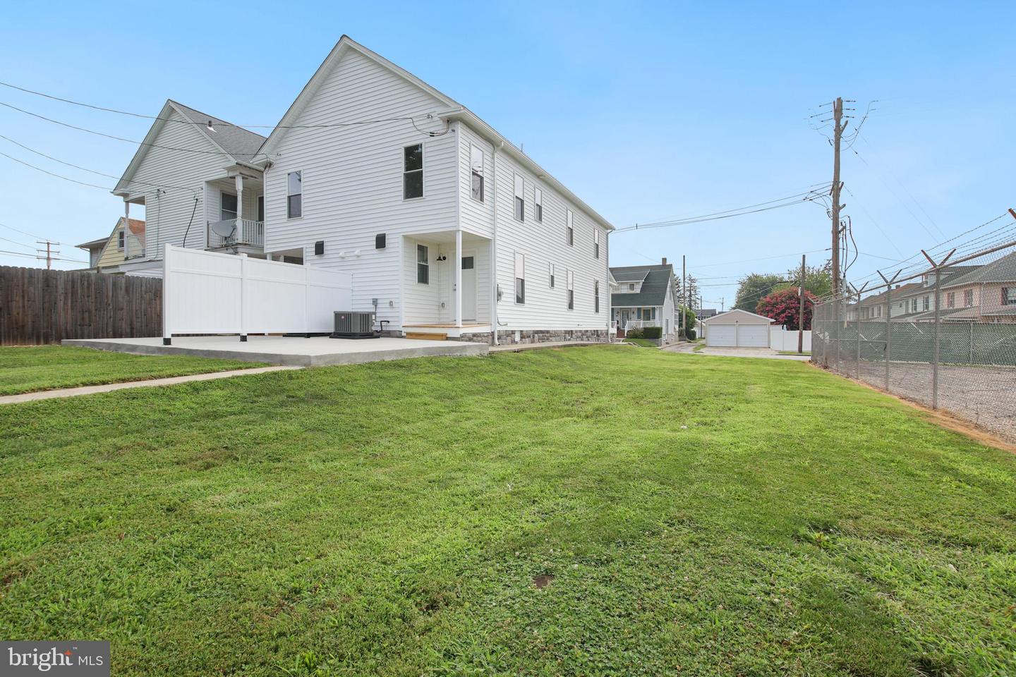 522-524 E Walnut St Property Photo 45