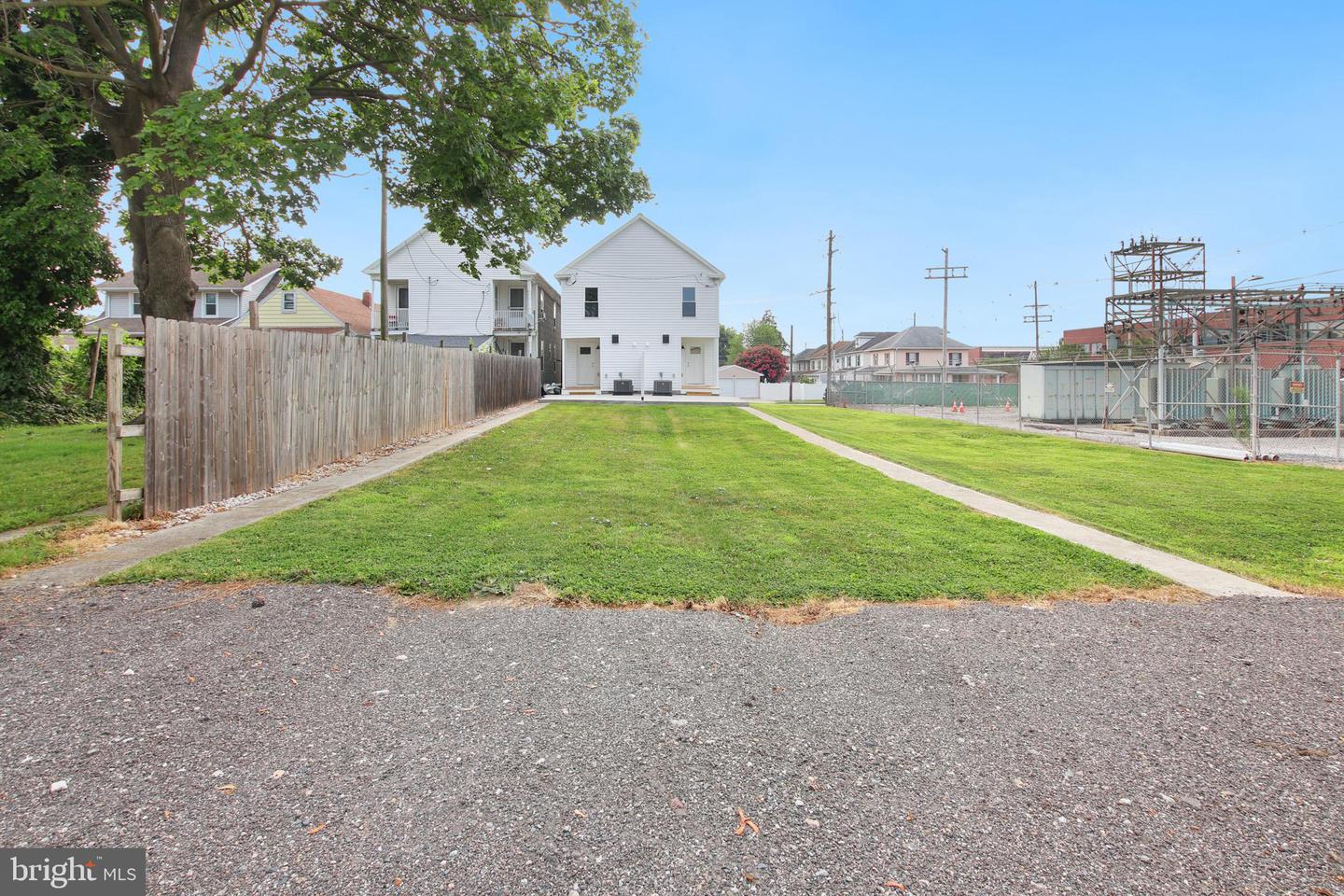 522-524 E Walnut St Property Photo 46
