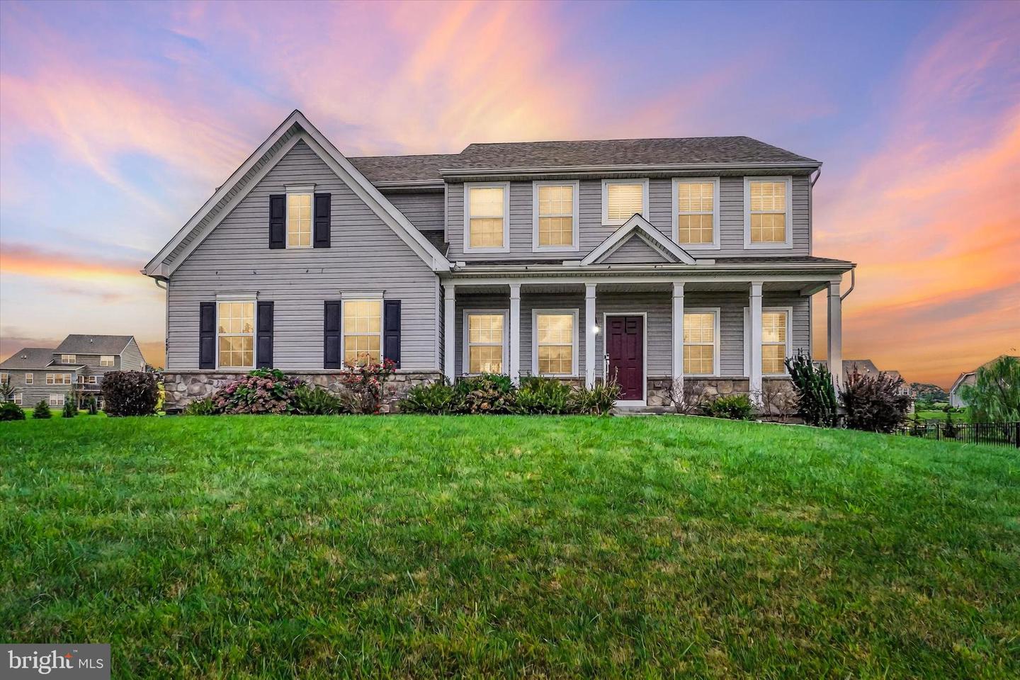 407 PEGGY LN