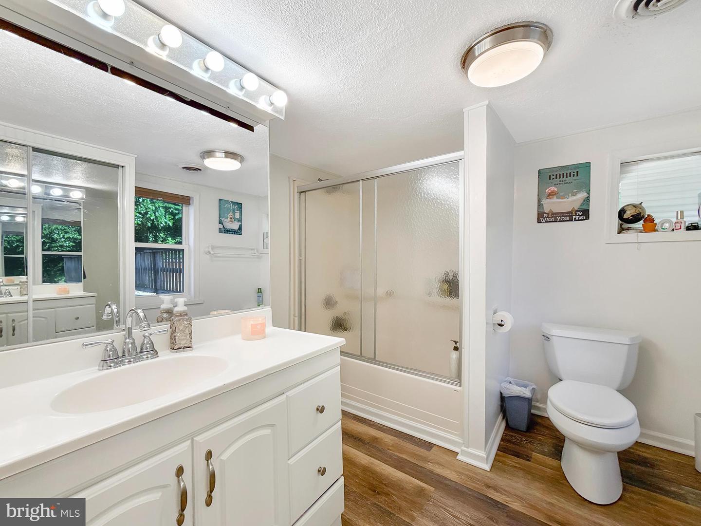 29 Main Property Photo 16