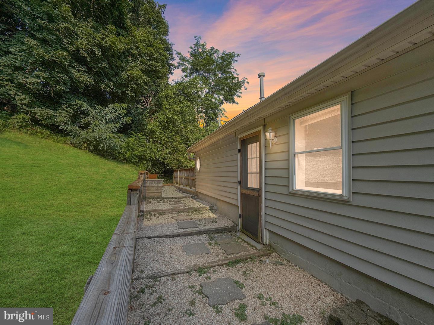 29 Main Property Photo 19