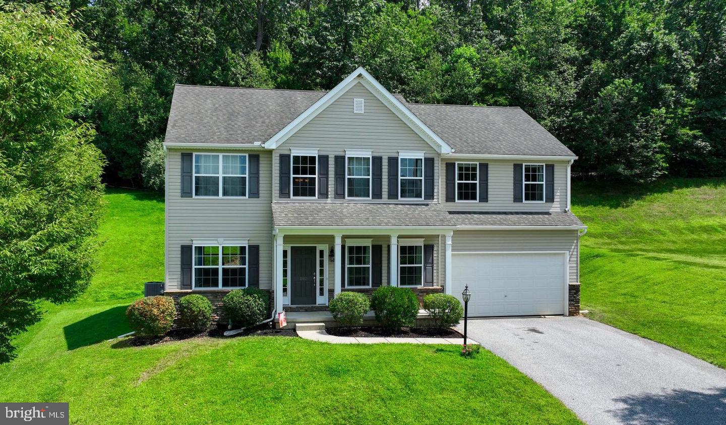 20062 Meadowsweet Ln Property Photo 1