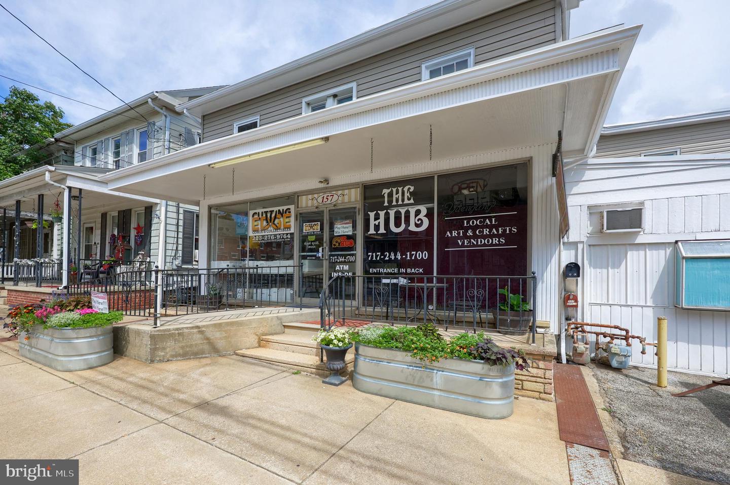 157 E Broadway Property Photo 1