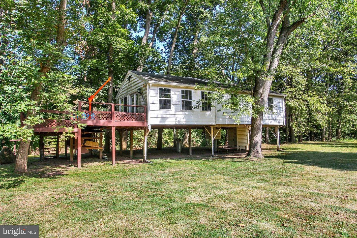 719 N Creek Rd Property Photo 1