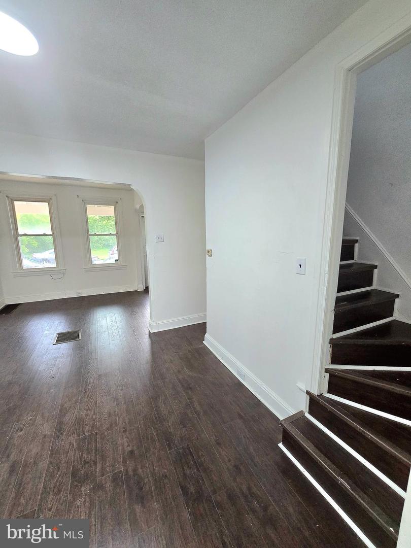 569 Smith St Property Photo 4