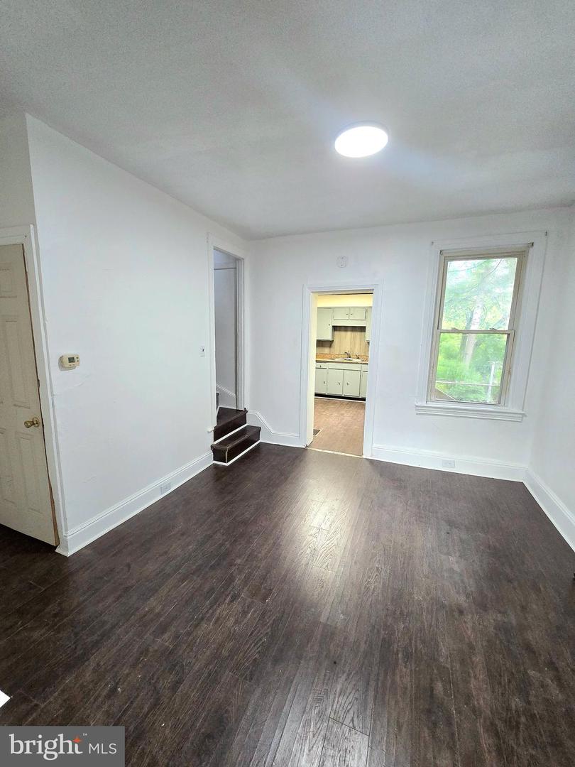 569 Smith St Property Photo 7