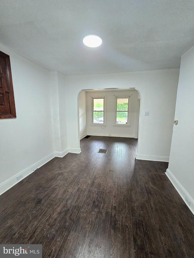 569 Smith St Property Photo 8