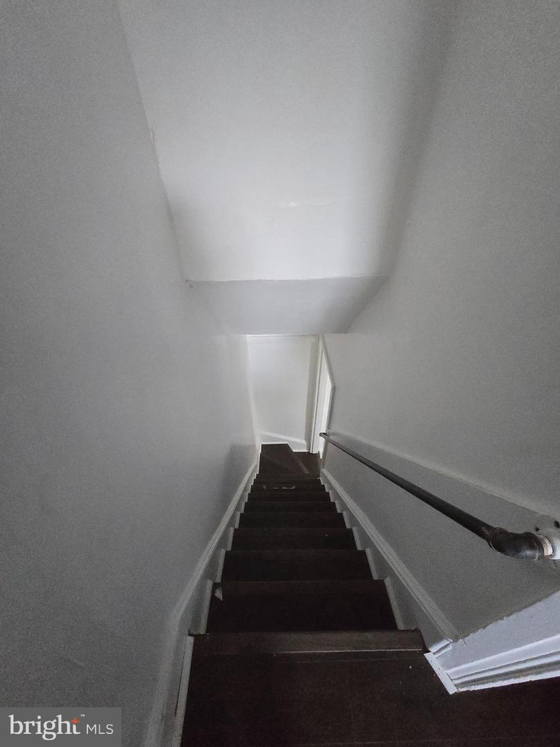 569 Smith St Property Photo 11