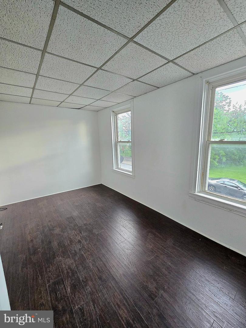 569 Smith St Property Photo 13
