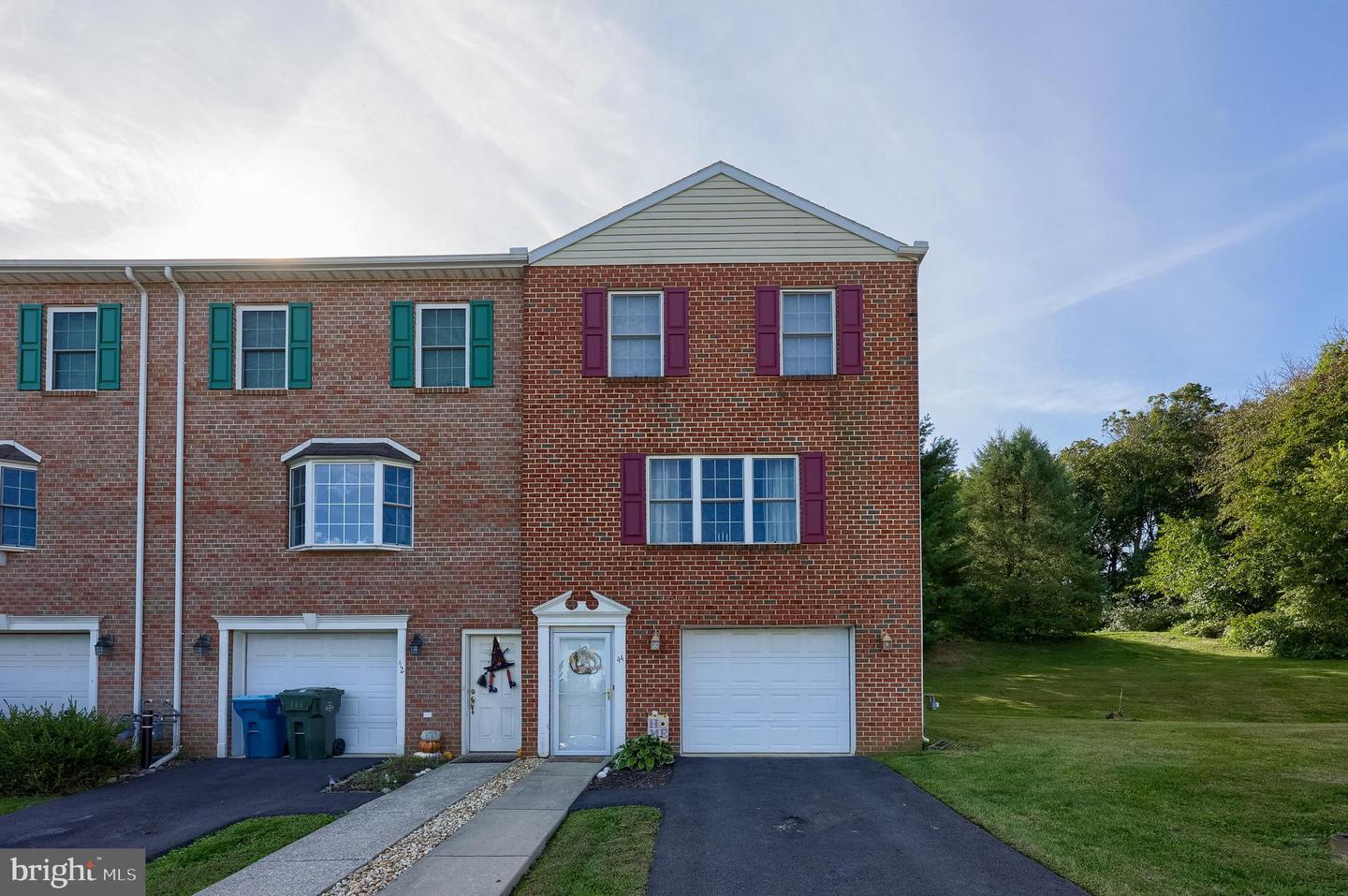 44 Hunters Run Ct Property Photo 1