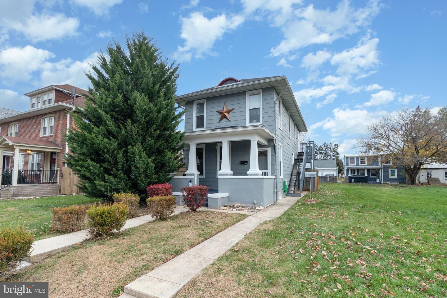 1825 W Philadelphia St Property Photo 2