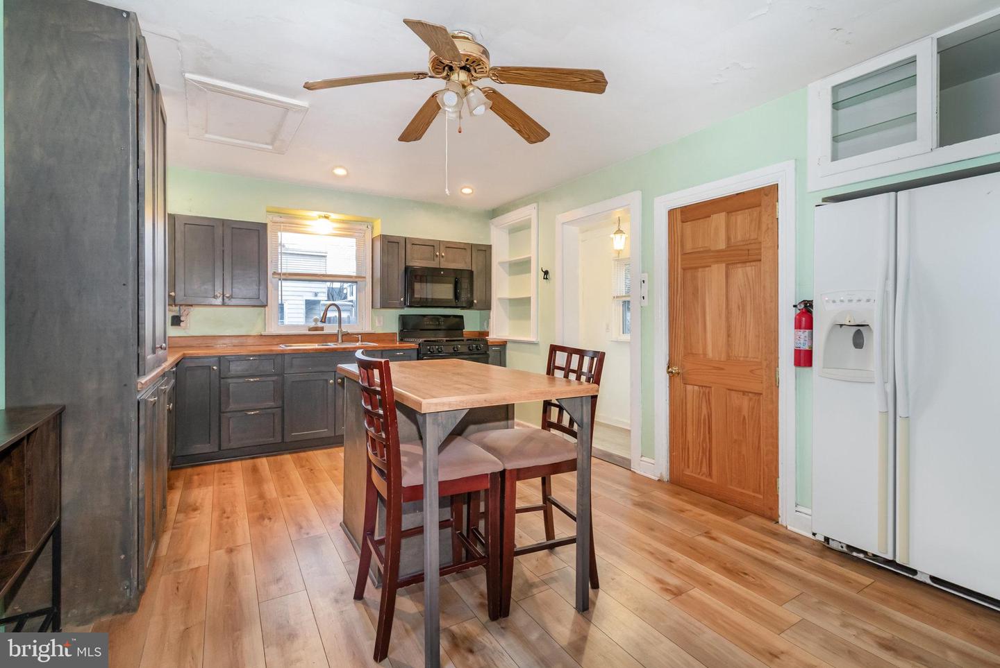 1825 W Philadelphia St Property Photo 10