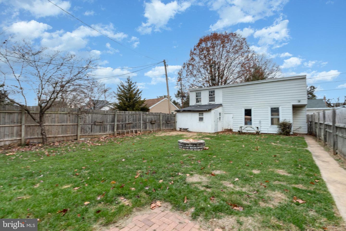 1825 W Philadelphia St Property Photo 20