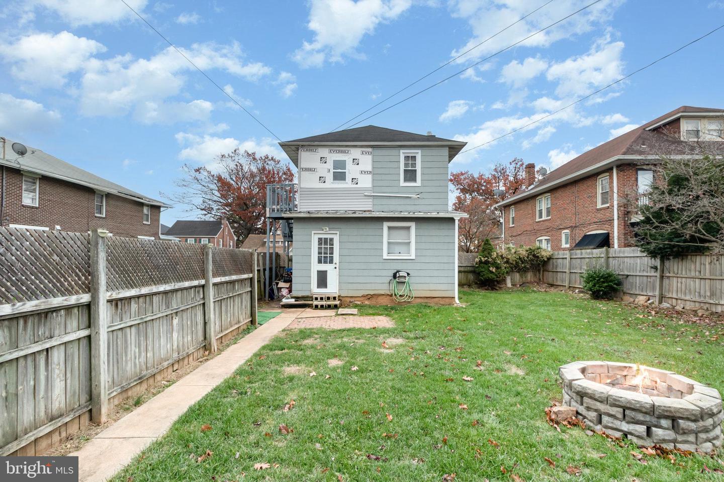 1825 W Philadelphia St Property Photo 22