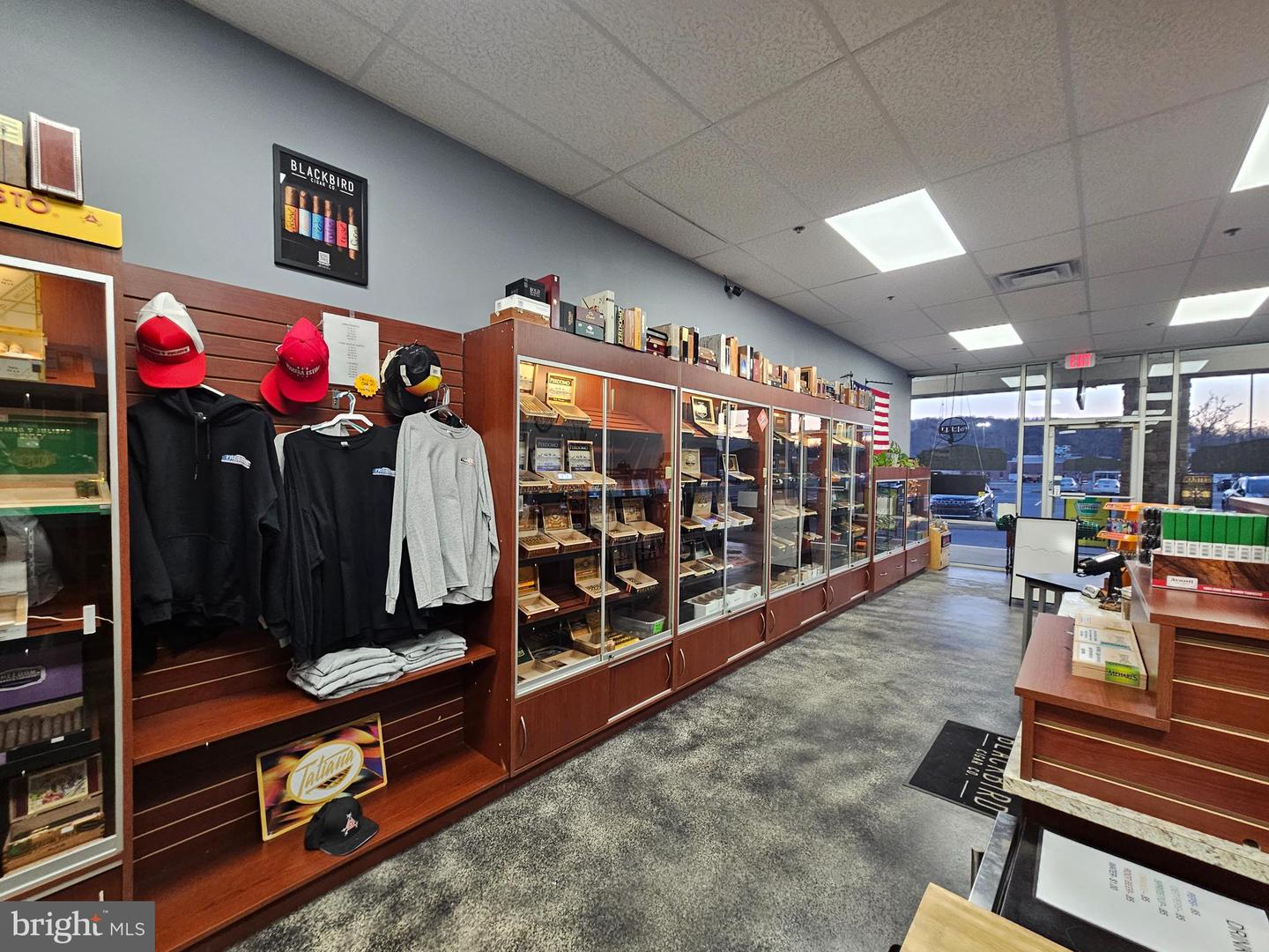 Freedom Cigars And Tobacco Property Photo 10