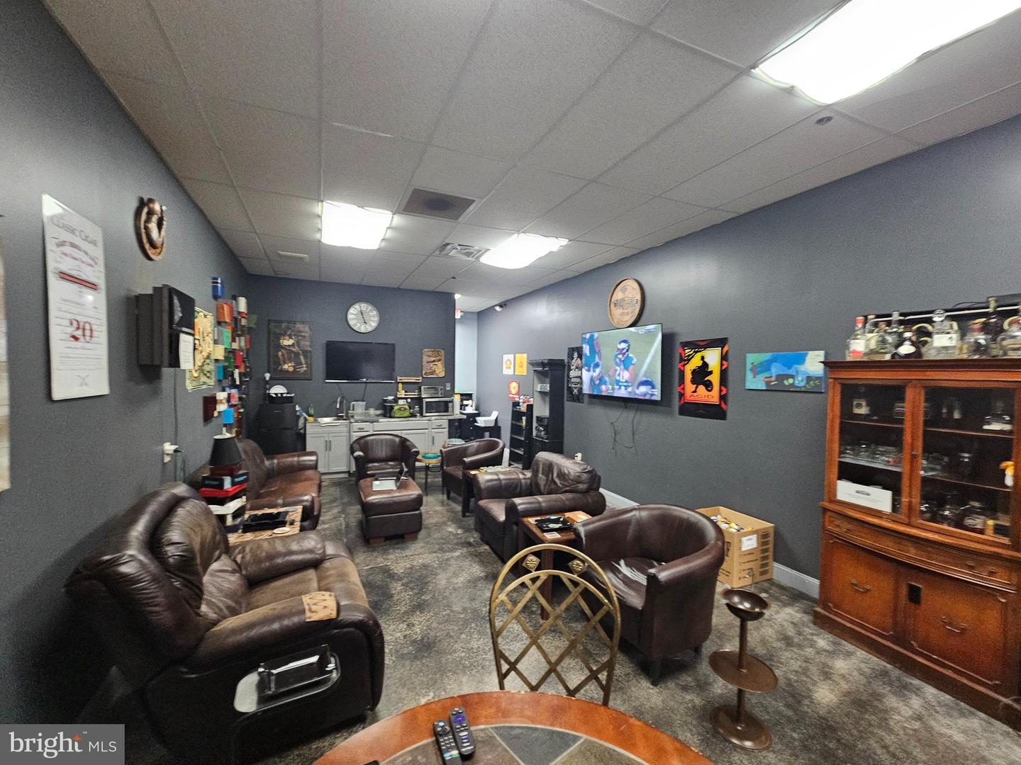 Freedom Cigars And Tobacco Property Photo 15