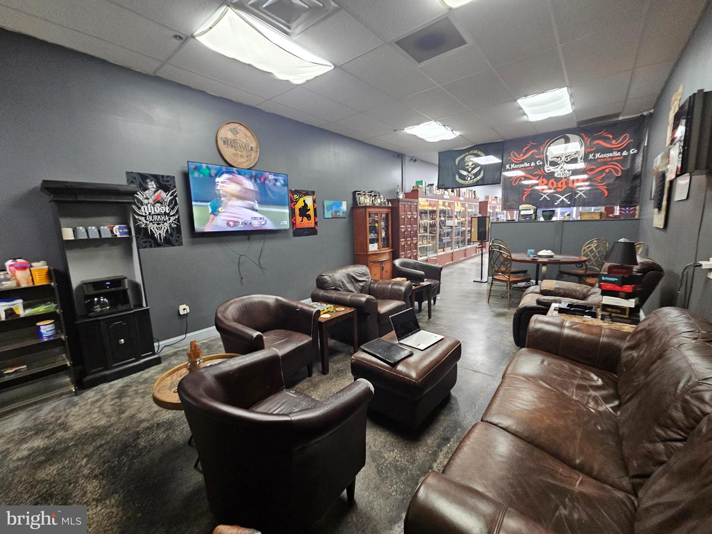 Freedom Cigars And Tobacco Property Photo 16