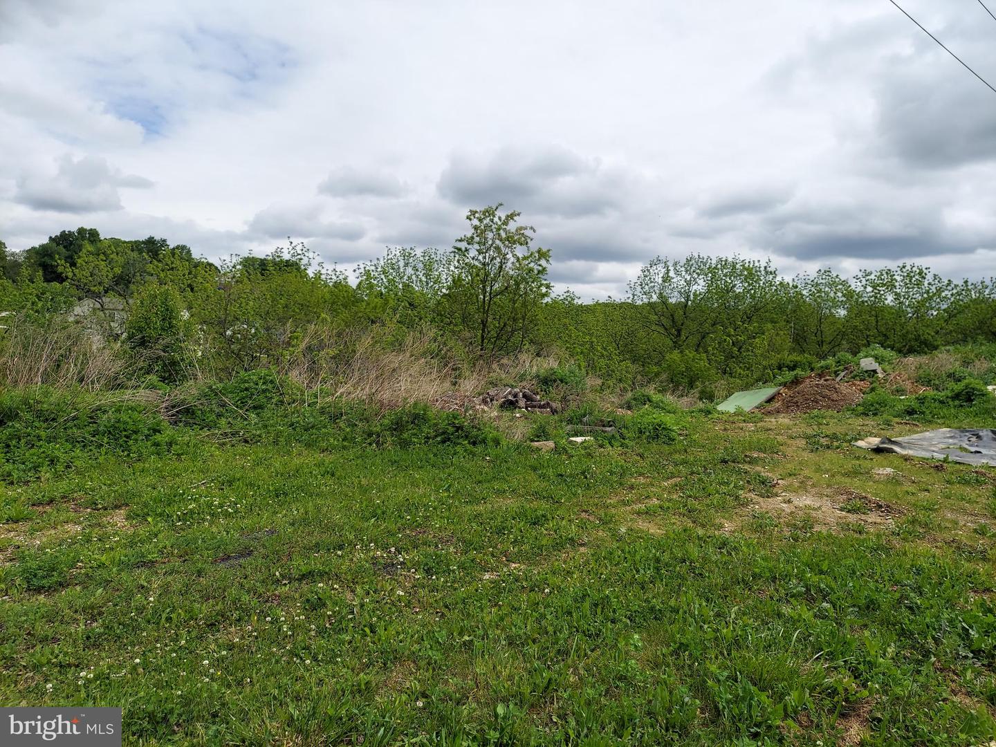 222 SUNSET CIR Property Photo 1