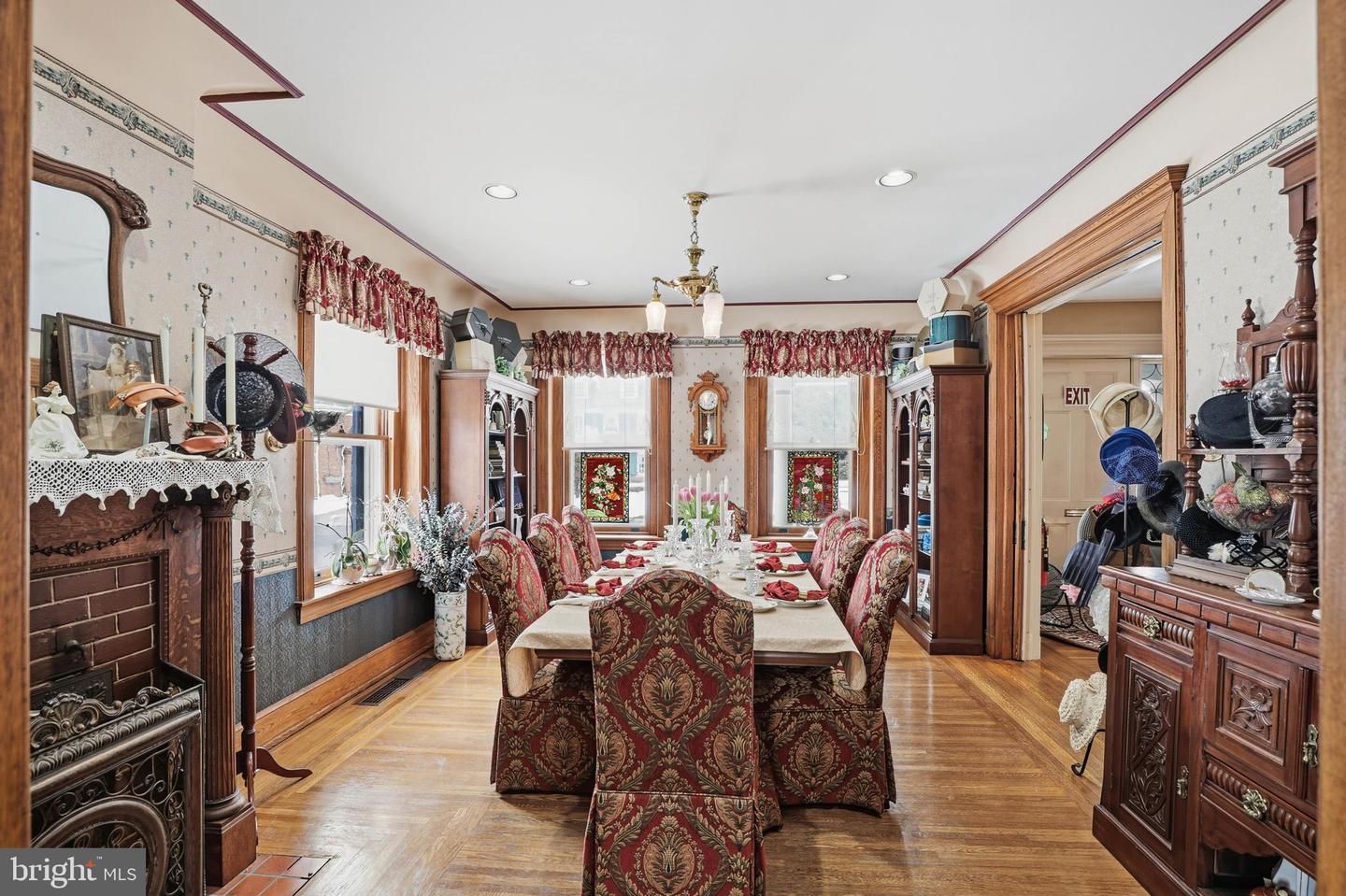 252 Frederick St Property Photo 3