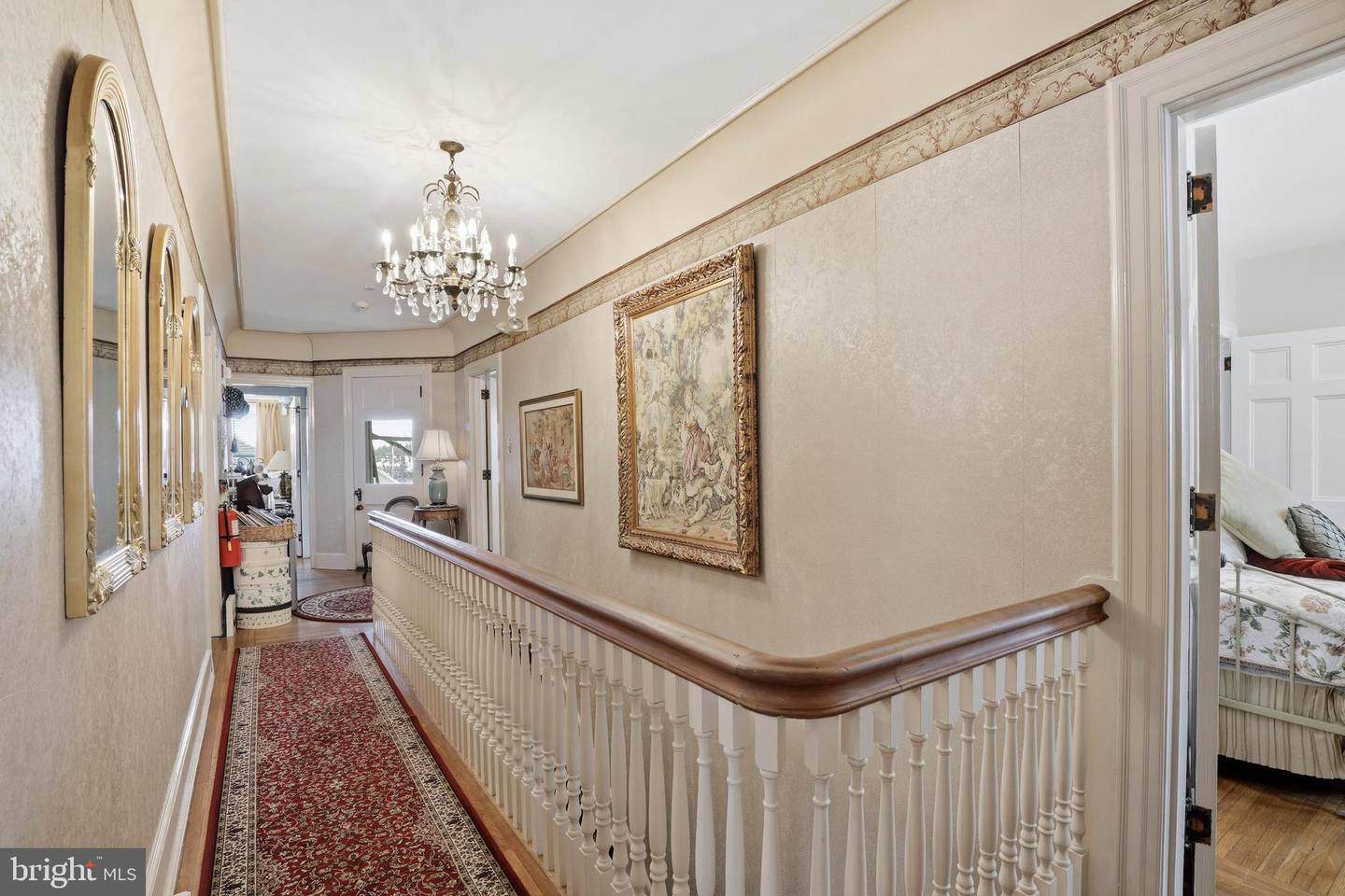 252 Frederick St Property Photo 4