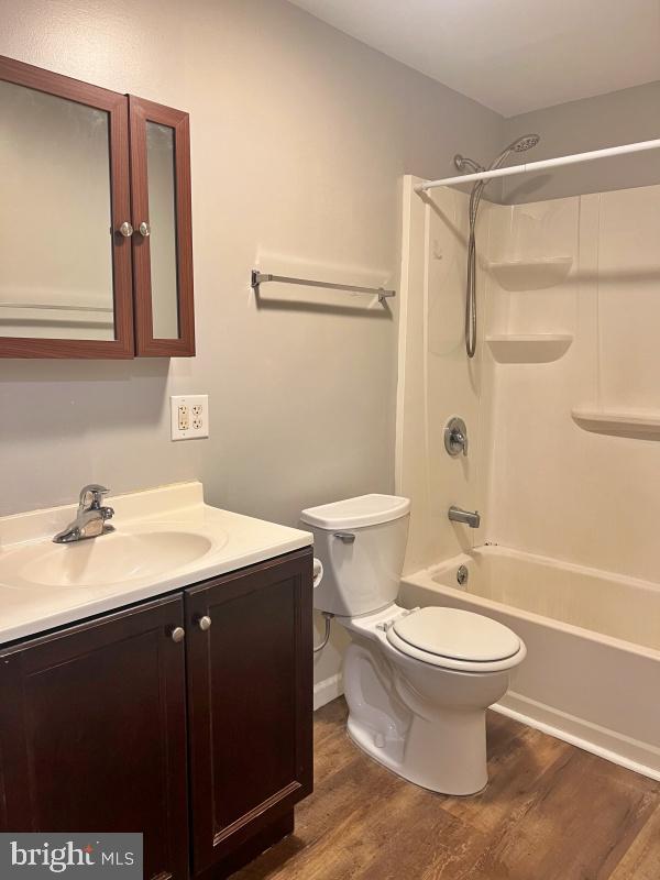 27 E Main St #d Property Photo 7