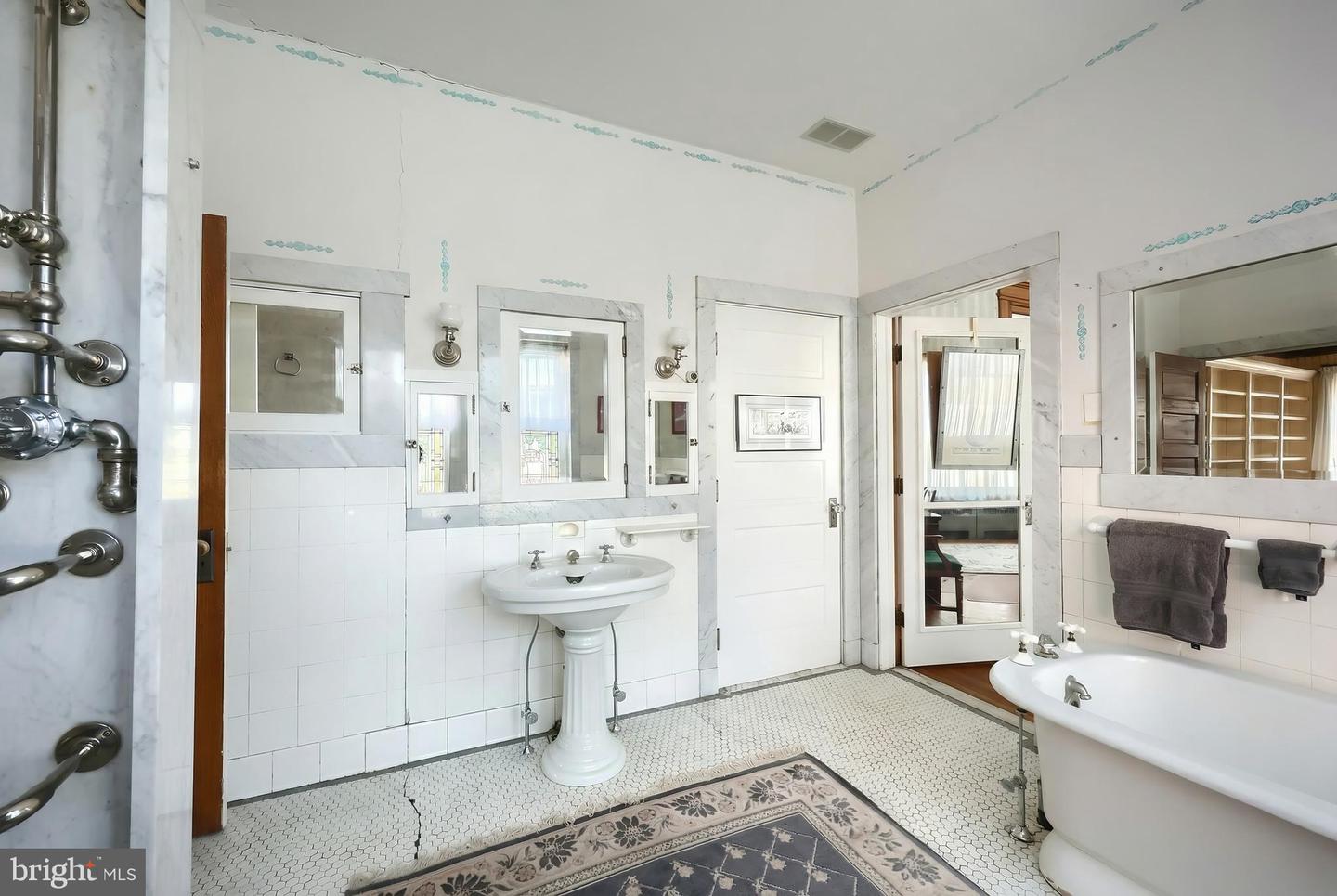 119 Baltimore St Property Photo 22