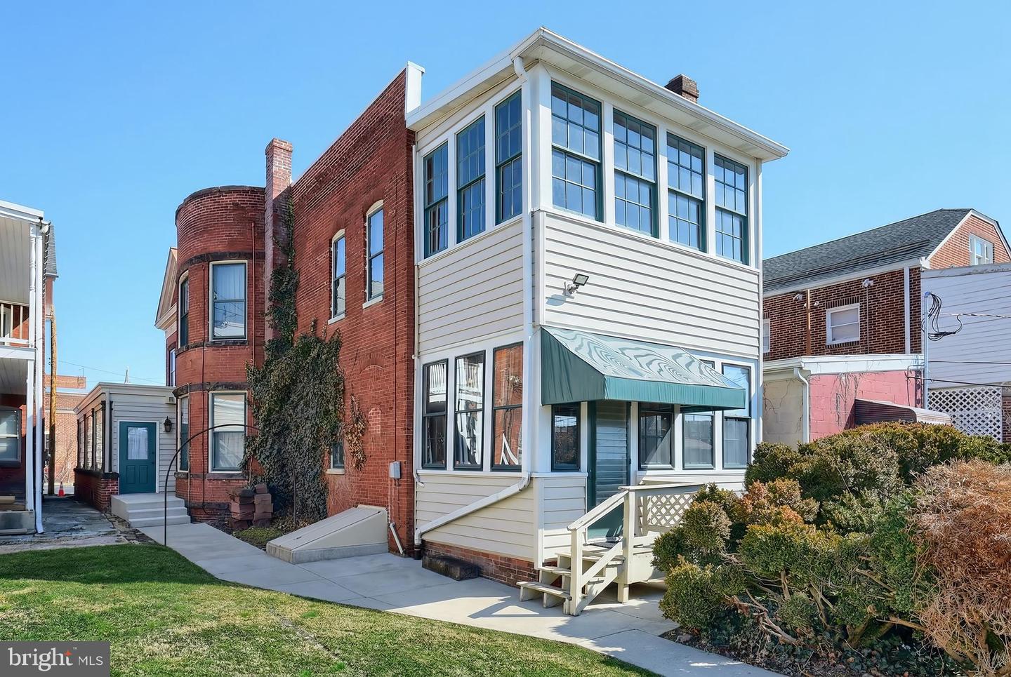 119 Baltimore St Property Photo 3