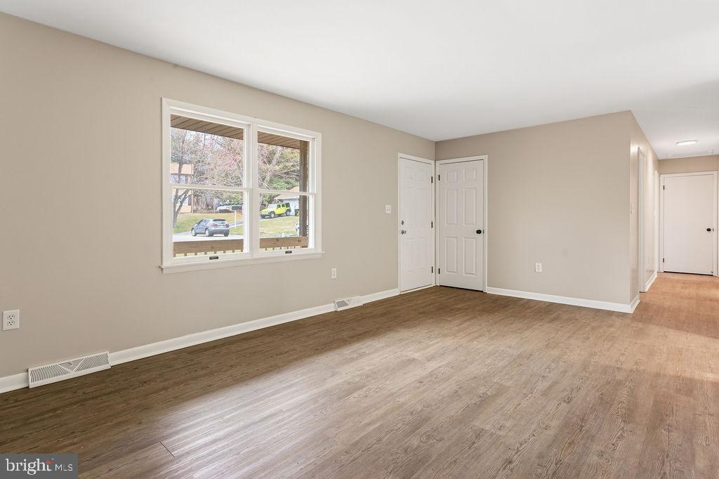 225 Bragg Cir Property Photo 7