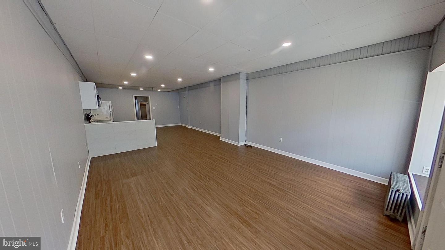 121 S Main St #a Property Photo 3