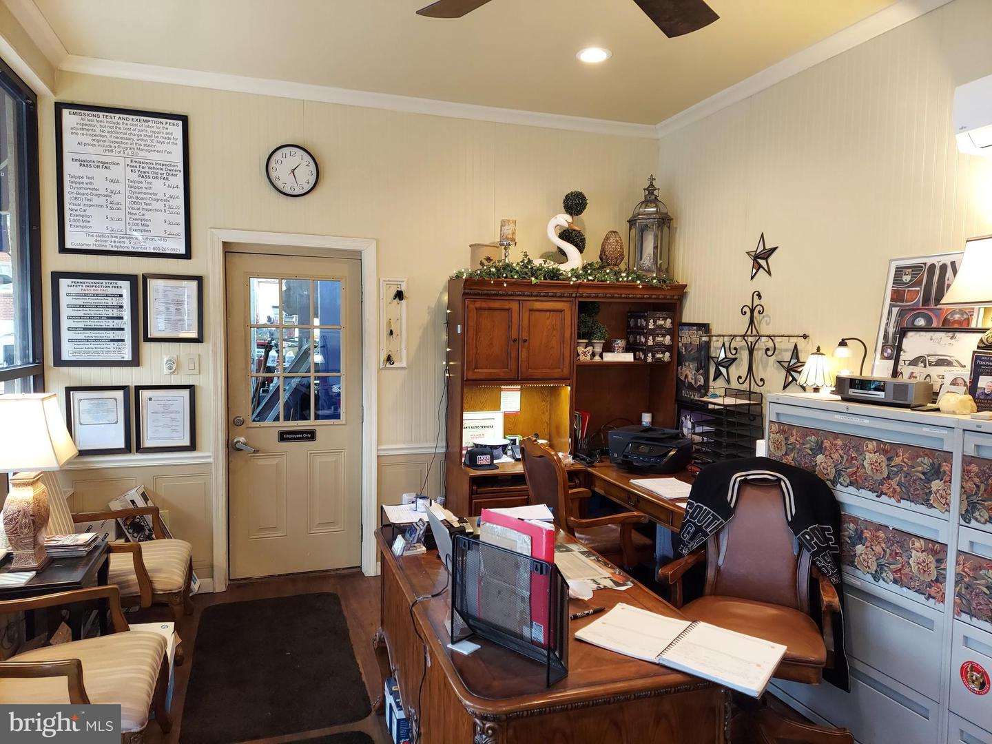 120 E Market Property Photo 8