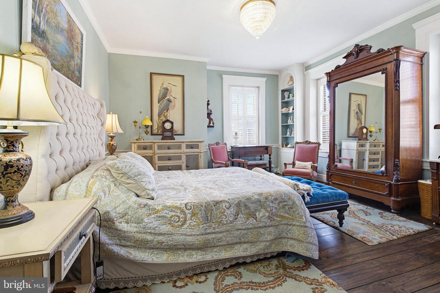 223 Broadway Property Photo 4
