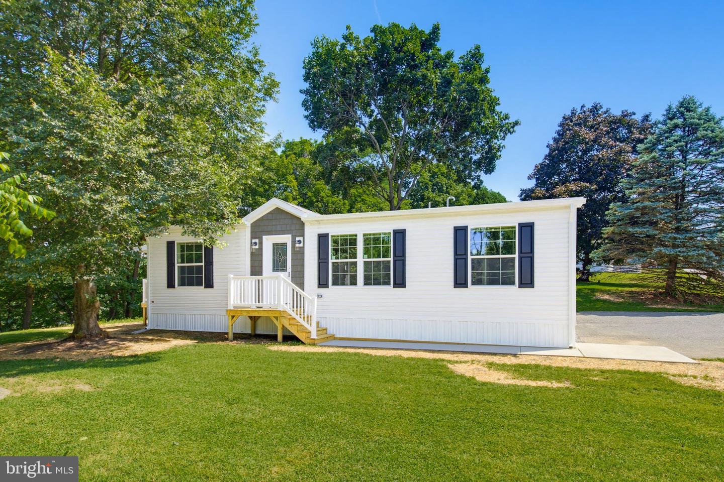 100 FAWN CIRCLE DR