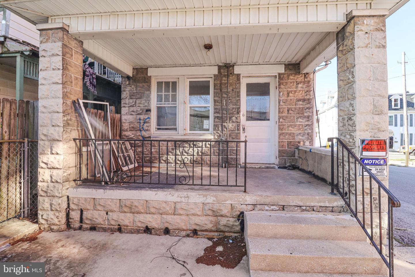 600 W College Ave Property Photo 35