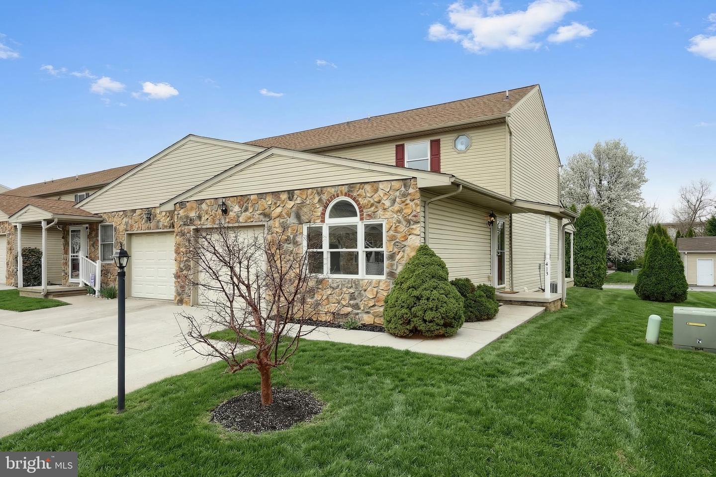 413 Springbrook Ct Property Photo 1