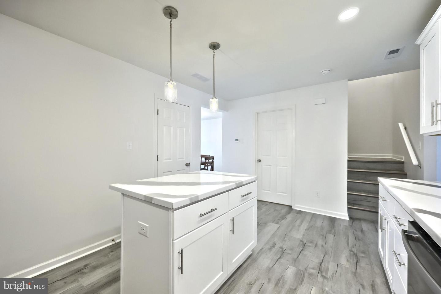 413 Springbrook Ct Property Photo 10