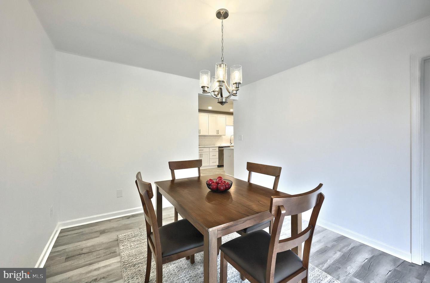 413 Springbrook Ct Property Photo 11