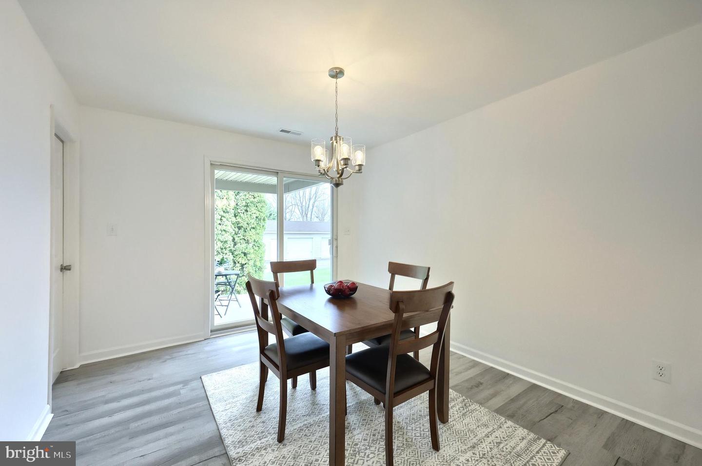 413 Springbrook Ct Property Photo 12