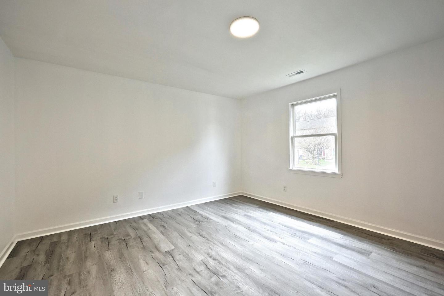 413 Springbrook Ct Property Photo 15